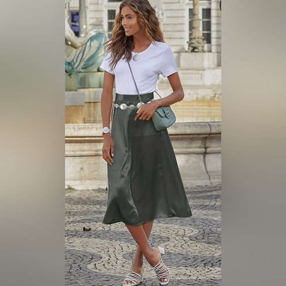 VENUS Dresses & Skirts - Lascana 💚 Satin Mid Skirt
